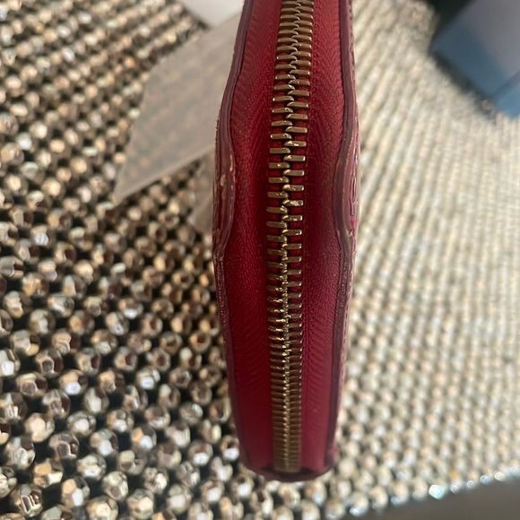 LOW START Louis Vuitton Red Verni zip around wallet - Picture 7 of 16